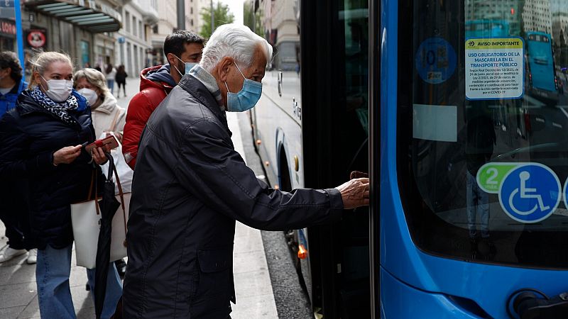 Los expertos de Sanidad avalan el fin de las mascarillas en el transporte pero esperan a ver la evolución del Covid en China