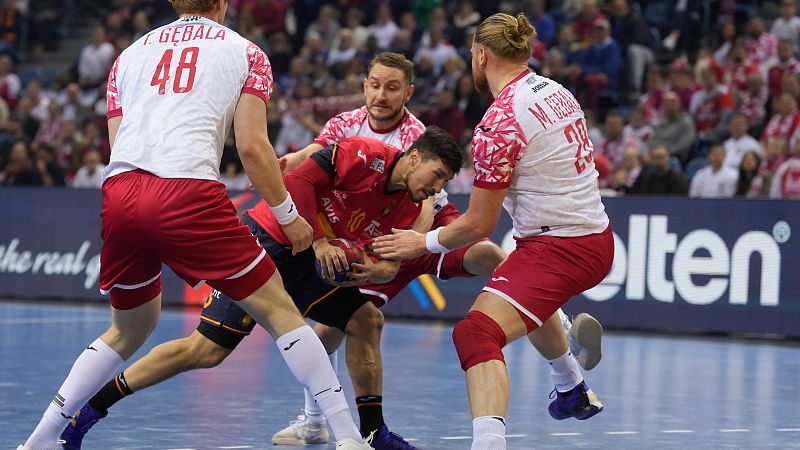 España aplaca a Polonia y se mantiene invicta en el Mundial