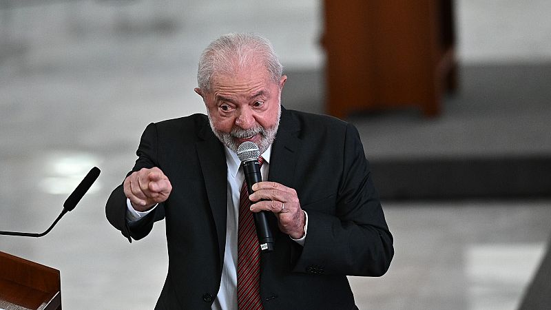 Lula eleva el tono contra Bolsonaro y le acusa de "instigar" el "intento de golpe" en Brasil