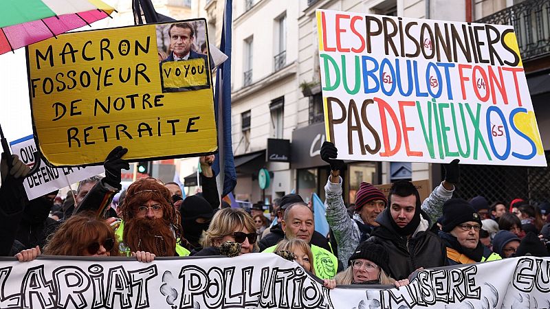 Miles de personas protestan en una nueva manifestación contra la reforma de pensiones en Francia