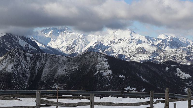 El frío intenso se instala con temperaturas de hasta 15 grados bajo cero en zonas de montaña