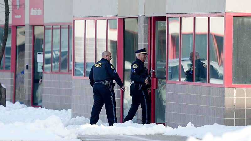 Al menos dos muertos en un tiroteo en un centro escolar en Des Moines, Estados Unidos