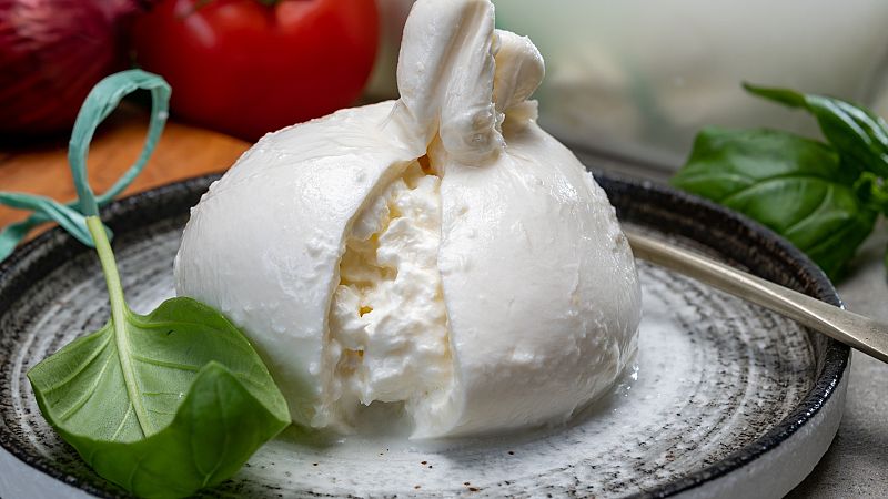 Receta de burrata elaborada con queso de cabra