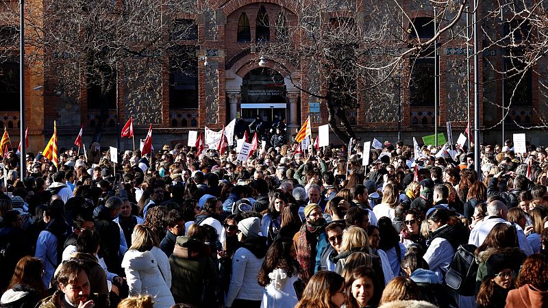 Médicos, docentes y taxistas salen a la calle este miércoles en la primera gran jornada de huelga en Cataluña