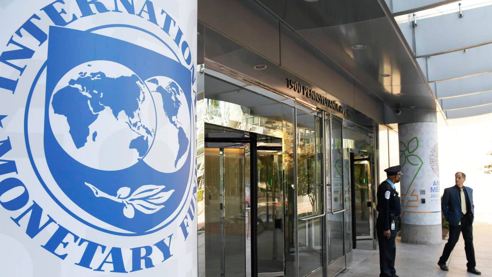 El FMI revisa a la baja sus estimaciones y prevé que el PIB español crezca un 1,1% este año | Ver