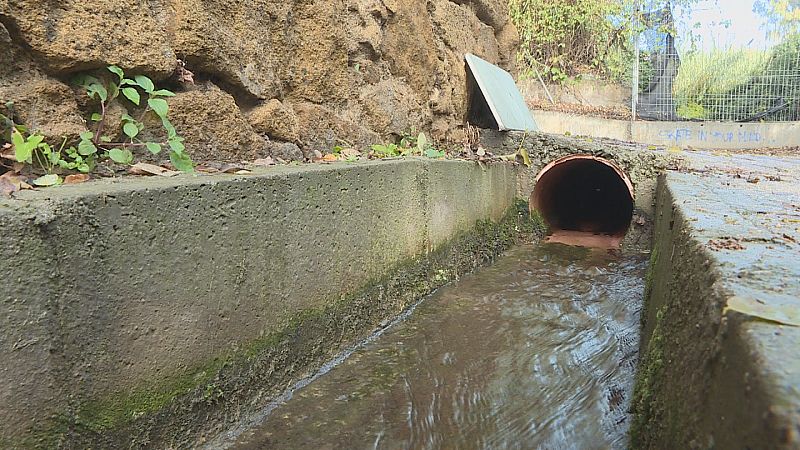 Agua a la fuga: Espaa pierde agua por un tubo