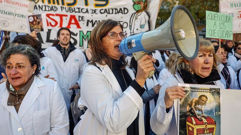 Los médicos de Cataluña desconvocan la huelga tras llegar a un acuerdo con la Generalitat