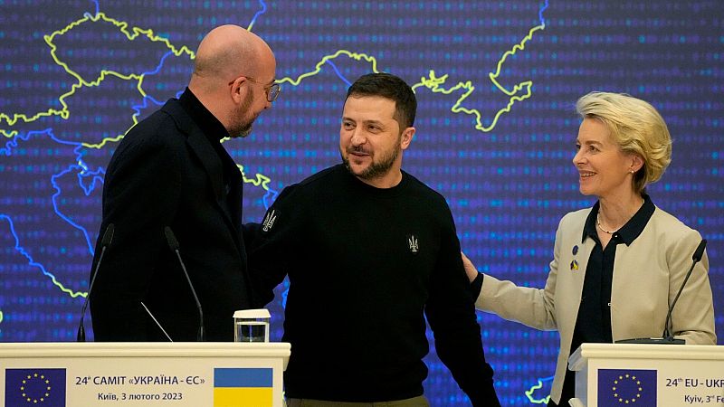 La UE pide a Ucrania que cumpla las condiciones para adherirse al club en una cumbre histórica en Kiev