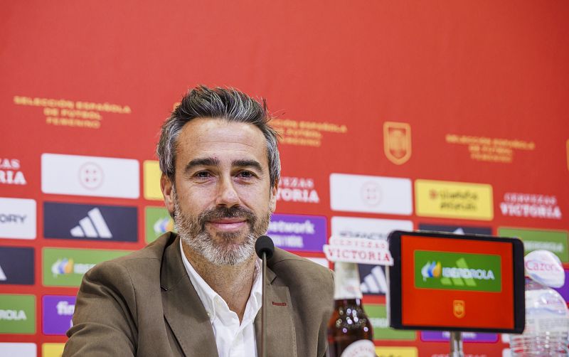 Jorge Vilda no incluye a ninguna de las 15 futbolistas que renunciaron en su lista para la Copa de Naciones