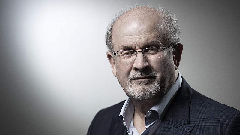 El autor Salman Rushdie reaparece tras el apuñalamiento: "Estoy teniendo muchas dificultades para escribir"