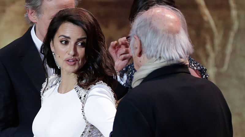 Carlos Saura: la historia del polémico piropo que le soltó a Penélope Cruz