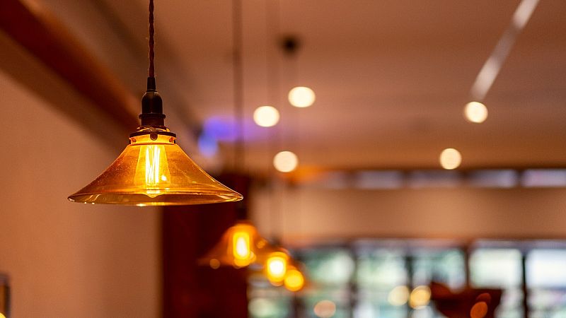 La luz sube un 5,33% este jueves y se sitúa en 144,45 euros/MWh