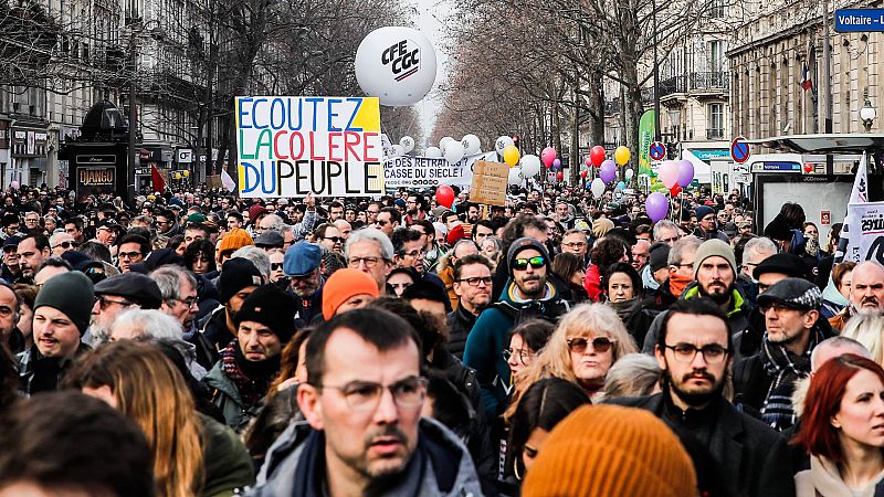 Más de un millón de personas se manifiestan en Francia en una nueva protesta contra la reforma de pensiones de Macron
