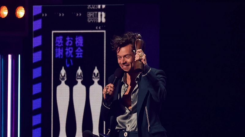 Harry Styles triunfa en los premios Brits de la música británica