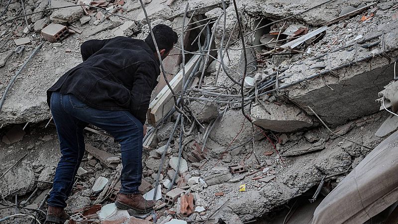 Los muertos por el terremoto en Turquía y Siria superan las 33.000 personas