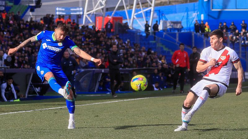 El Rayo perdona a un Getafe con 10