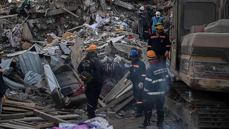 Más de 35.000 muertes una semana después del terremoto mientras se reduce la esperanza de encontrar supervivientes