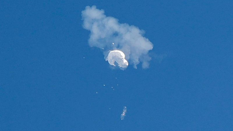 China asegura que globos estadounidenses han sobrevolado al menos 10 veces su espacio aéreo en el último año