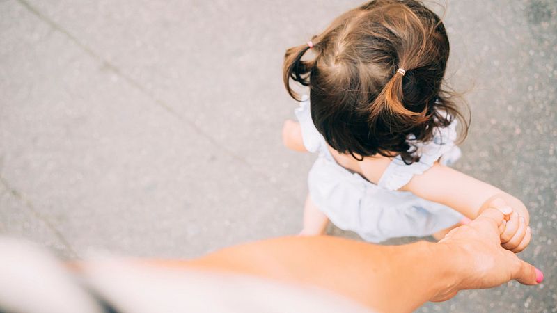 El Tribunal Supremo estudia si las familias monoparentales tienen derecho a acumular dos prestaciones por maternidad