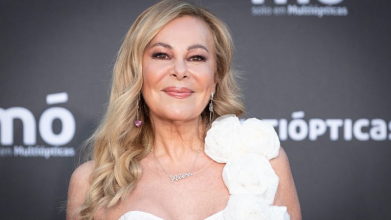 La boda de Ana Obregón: "Me di la vuelta y vi a mi madre llorando"