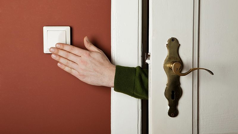 La luz sube ligeramente este jueves, un 0,93%, hasta 143,92 euros/MWh