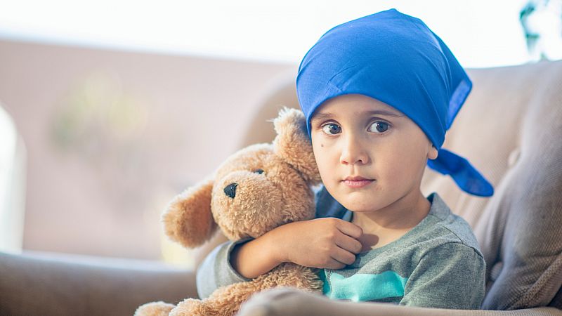 "Pasé de ser un niño a un hombre": la vida después de sobrevivir al cáncer infantil