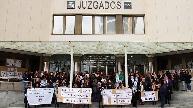 Justicia y los letrados en huelga no llegan a un acuerdo tras 15 horas reunidos entre acusaciones de falta de voluntad