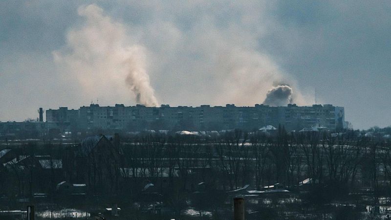 Ucrania ordena a los civiles que aún quedan en Bajmut abandonar inmediatamente la ciudad ante el avance ruso