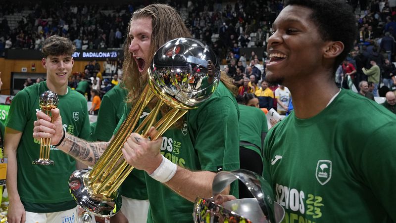 El 'matagigantes' Unicaja cierra su fin de semana histrico con su segunda Copa ante Tenerife (83-80)