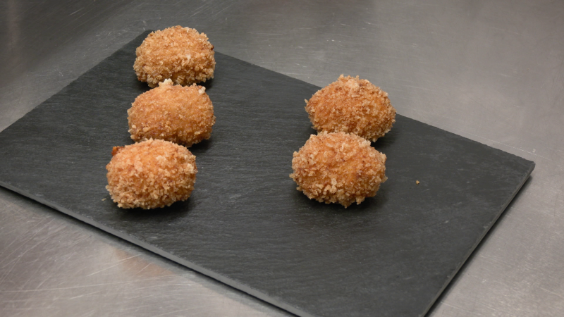 Receta de croquetas de foie: un manjar de la realeza que nos descubre María Zurita