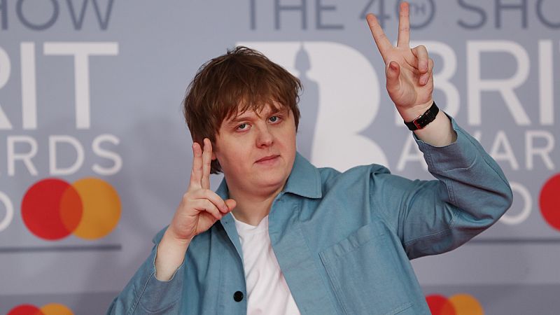 ¿Qué es el Síndrome de Tourett que padece el cantante Lewis Capaldi?