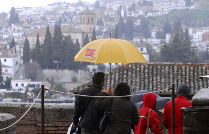 Alerta en toda España por fuertes vientos y nieve