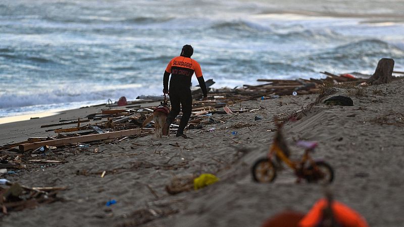 El rescate de migrantes en el Mediterráneo Central, una tarea cada vez más difícil en la Italia de Meloni