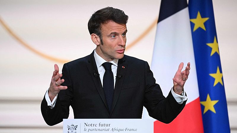 Macron anuncia que Francia reducirá "visiblemente" sus efectivos militares en África