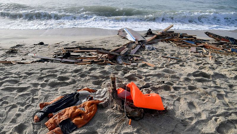 El dolor de los supervivientes del naufragio en Calabria: "Están muy traumatizados, muchos han perdido a familiares"