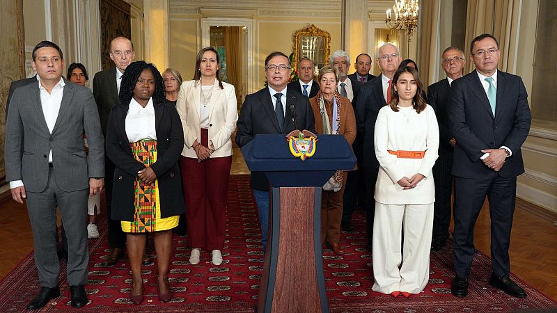 El pulso por las reformas en Colombia provoca tres destituciones en el gabinete de Petro
