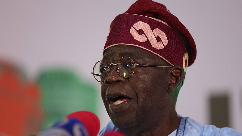 El candidato gubernamental Bola Tinubu gana las elecciones en Nigeria entre acusaciones de "fraude"