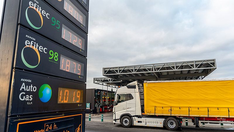 El diésel encadena cuatro semanas a la baja mientras la gasolina se mantiene estable