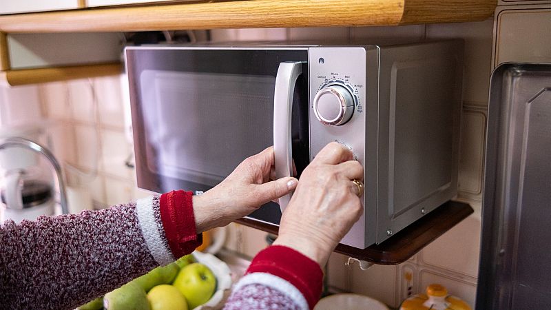 La luz cae este sábado un 3% y se sitúa en 138,6 euros/MWh