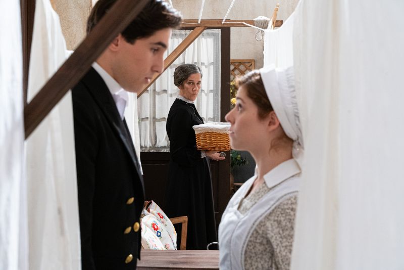 Avance semanal de 'La Promesa': 6 al 10 de marzo. María Fernández y Salvador se besan