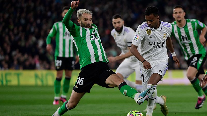 Betis 0-0 Real Madrid: el Real Madrid tropieza en el Villamarín y el Barça se aleja a nueve puntos