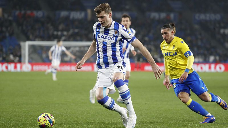 La Real Sociedad no pasa del empate ante el Cádiz y comprime la zona Champions