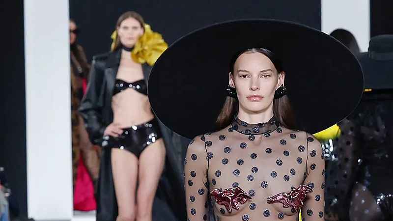 Desfile de Nina Ricci: ha sido el más feo de París, pero también el más necesario