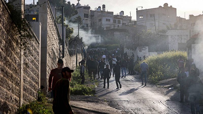 Mueren seis palestinos durante una nueva incursión militar israelí en el campo de refugiados de Yenín