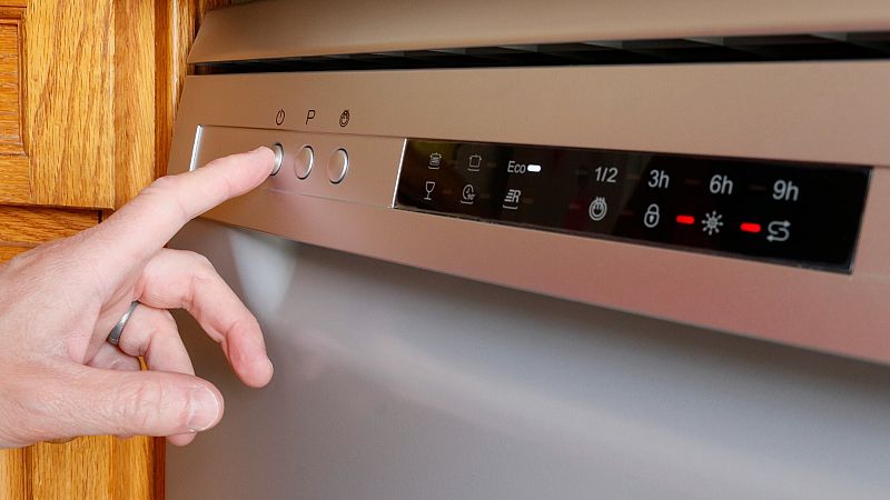 La luz cae un 25% este jueves hasta 73,59 euros/MWh, su precio más bajo desde finales de enero