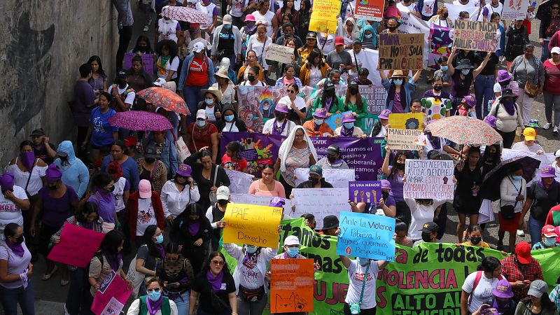 De Afganistán a Honduras: miles de mujeres reivindican sus derechos en ciudades de todo el mundo