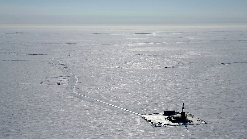 Biden aprueba un polémico proyecto de extracción de petróleo en una reserva natural de Alaska
