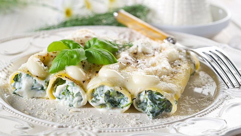 Receta de canelones de espinacas y piñones. ¡Irresistibles!