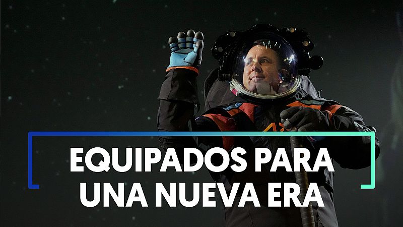 La NASA desvela el traje espacial para la misión que llevará a la primera mujer a la Luna