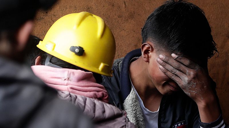 Al menos 21 muertos y nueve supervivientes tras la explosión de una mina en Colombia